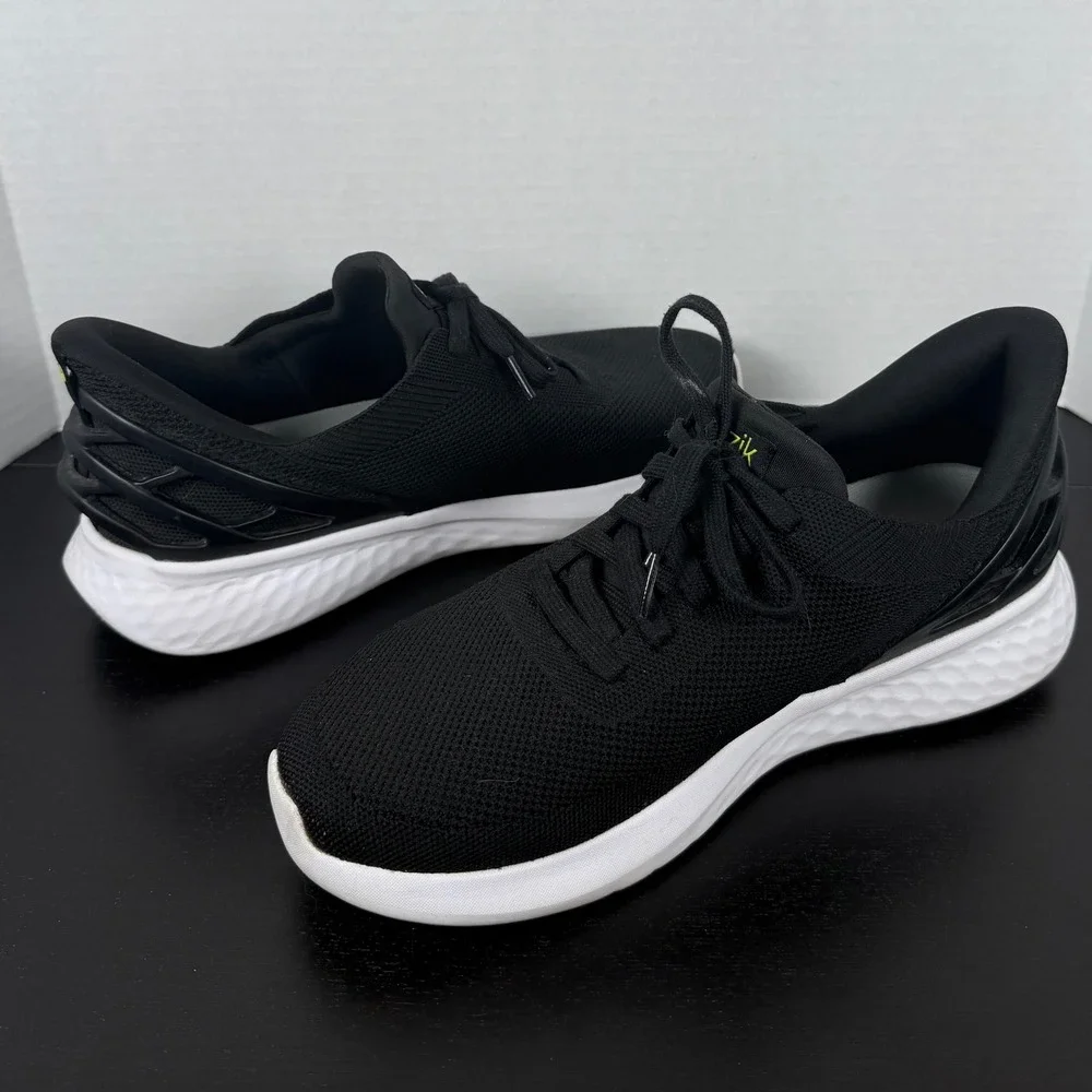 Kizik Men 10.5 Wide Black Lima Hands-Free Slip On Sneakers Shoes L3FCDATHBK01-2E